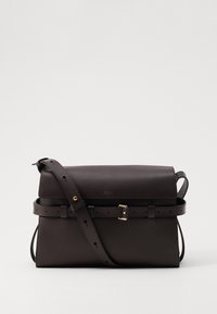 Unselected, brown