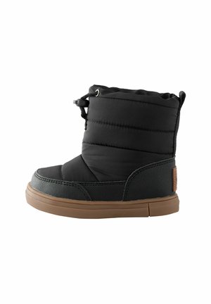 Schwarze Steppstiefel für Schnee mit synthetischem Obermaterial, runder Schuhspitze, Gummisohle und Schnürschlaufenverschluss; zeigt kontrastierende tanfarbene Akzente an der Ferse.