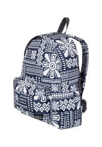 Čierno-biely batoh s vzorom v guľatom tvare, s kvetinovými a geometrickými návrhmi, nastaviteľnými popruhmi a prednou kapsou.