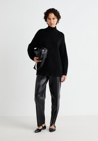 Vero Moda VMPHILLIS LONG  - Džemperis - black