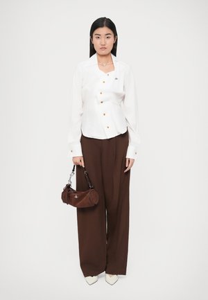 Rankning 4: Vivienne Westwood - CINDY - Handväska