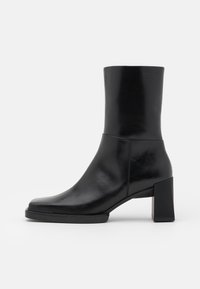 Vagabond Botines - black