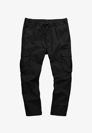 Pantaloni cargo neri realizzati in tessuto leggero, con due ampie tasche laterali, una vita elasticizzata con coulisse e gambe tapered.