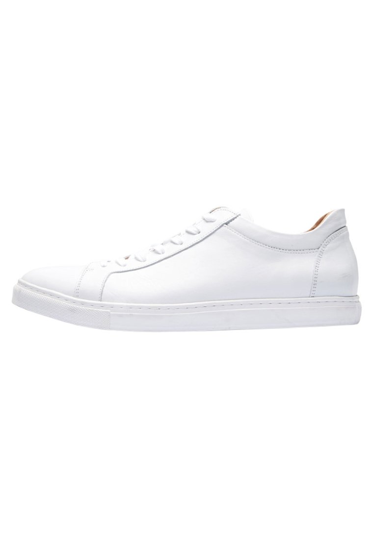 selected homme premium leather trainer in white