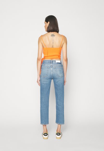 RE/DONE STOVE PIPE - Straight leg jeans - synth fade