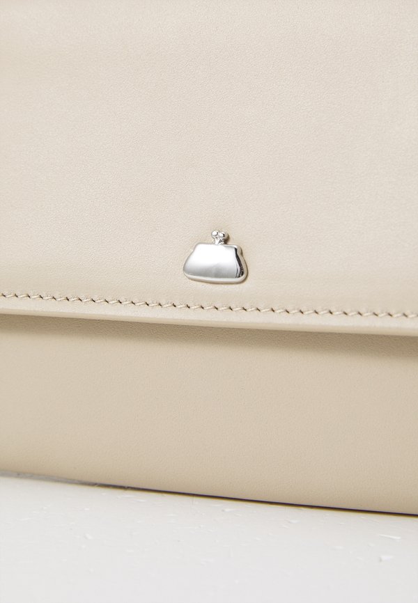 PEGASO - Cross body bag - natural4