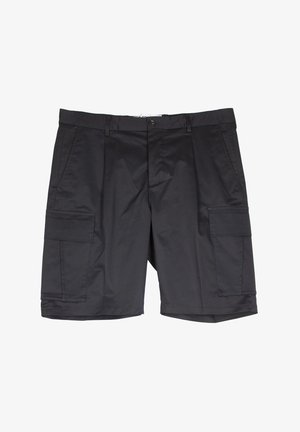 Pantaloni cargo neri realizzati in tessuto leggero, dotati di due tasche laterali, due grandi tasche cargo, chiusura con bottone e taglio dritto.