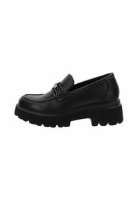 Mocasines de cuero negro con suela gruesa, que presentan un detalle decorativo de hebilla, textura suave y diseño de punta redonda.