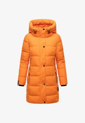 Oranžinė pamušalu striukė su gobtuvu, juodais akcentais, sagų ir užtrauktukų uždarymu bei siuvinėta darnia. Yra šoninės kišenės ir elastingi rankogaliai.