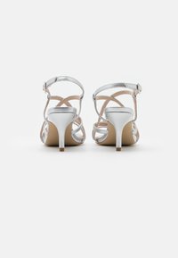 s.Oliver Sandaler - silver-coloured