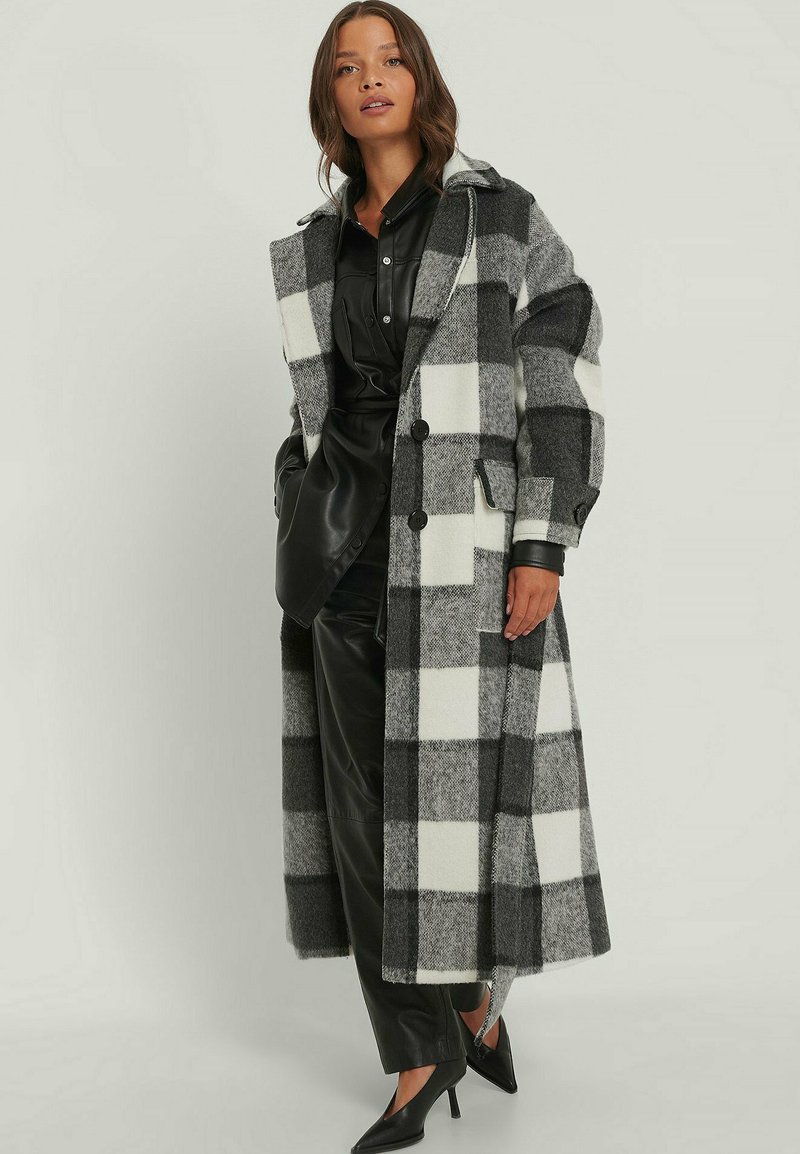 Damen Parkas | NA-KD ÜBERGROSSER Klassischer Mantel black/white/mehrfarbig - NP16698 Damen Parkas | NA-KD ÜBERGROSSER Klassischer Mantel black/white/mehrfarbig - NP16698