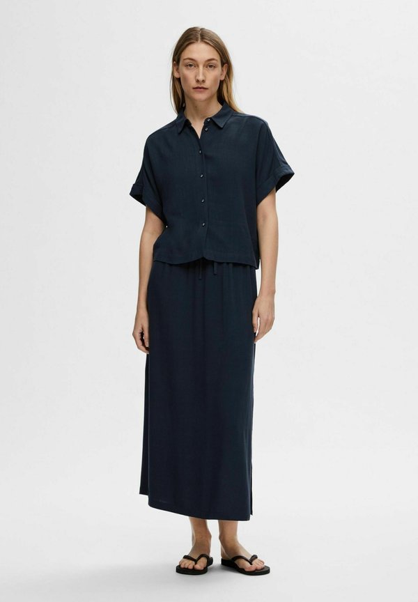 SLFVIVA  NOOS - Button-down blouse - dark sapphire4