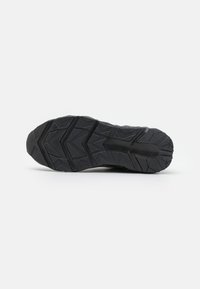 EA7 Emporio Armani ULTIMATE KOMBAT UNISEX - Trainers - triple black/gold