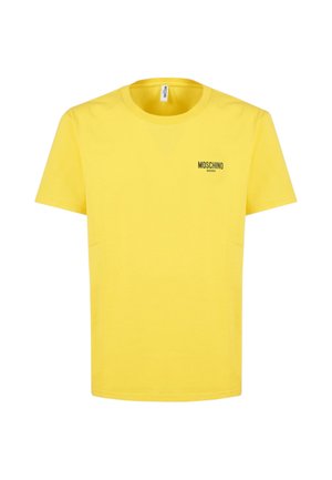 T-shirt gialla a maniche corte con scollo rotondo e piccolo logo nero "MOSCHINO SWIM" sul lato sinistro del petto.