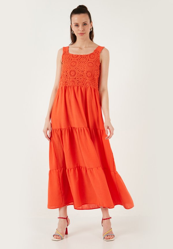 REGULAR FIT - Maxikleid - coral