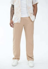 Non sélectionné, camel