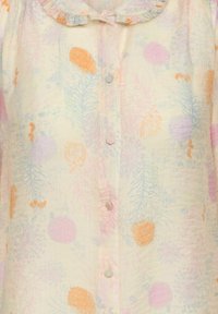 Blusa leggera e fantasia caratterizzata da un design floreale in tonalità pastello con accenti arancioni, rosa e blu. Tessuto morbido con un colletto volant.