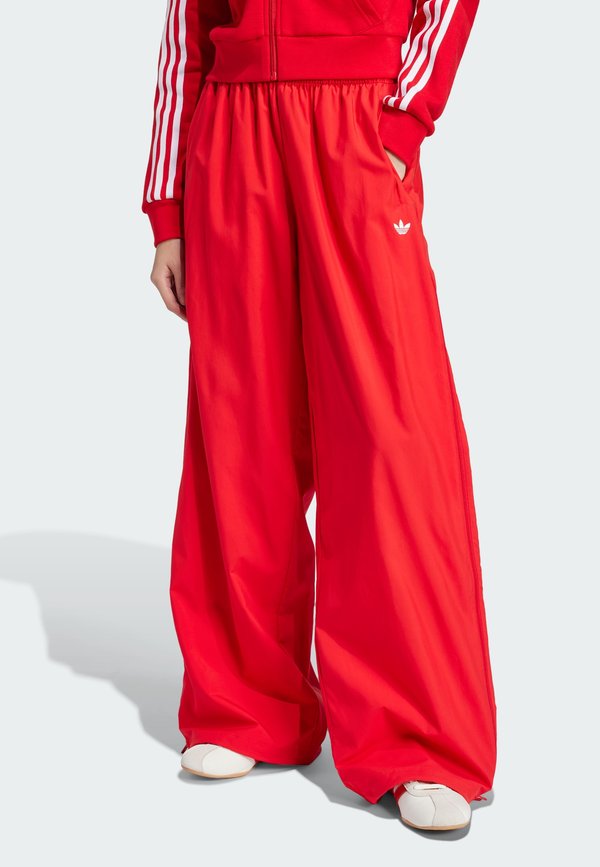 ADILENIUM SEASONAL 3 ZIP TRACK WIDE - Tracksuit bottoms - better scarlet3