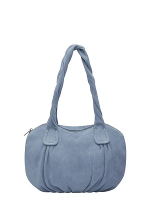 Sac à main bleu doux de forme arrondie, détails en tissu froncé, poignées tressées et fermeture à glissière supérieure.