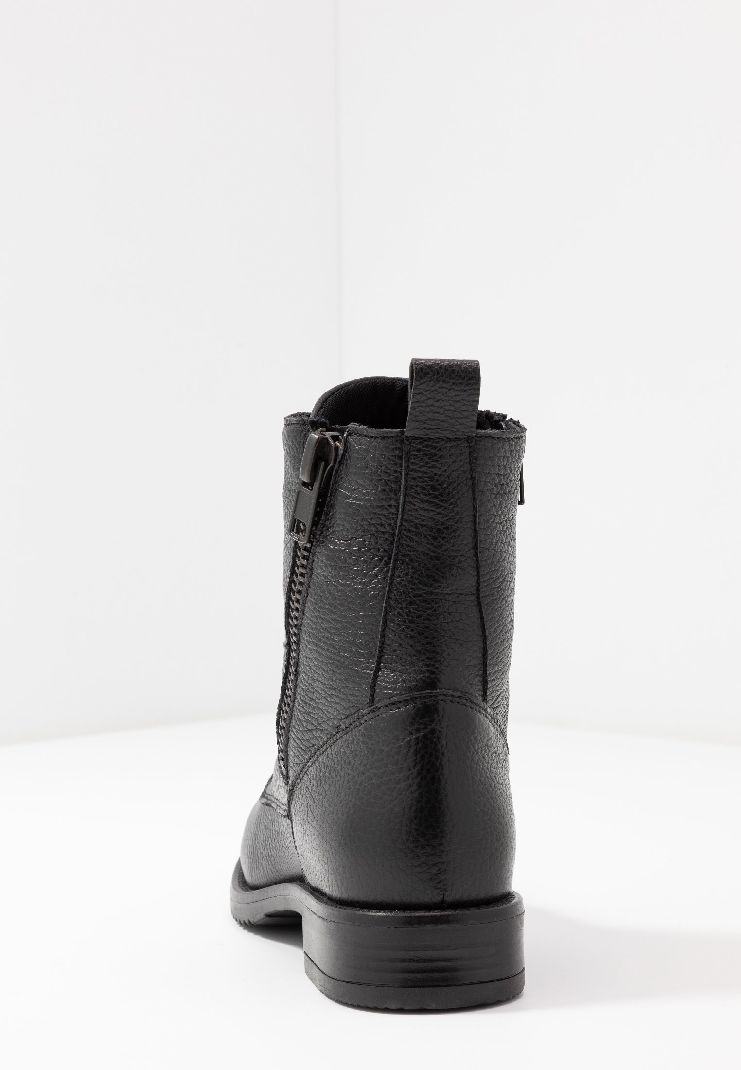 bottines a lacets zign bottines a lacets zign