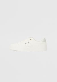 Unselected, bright white