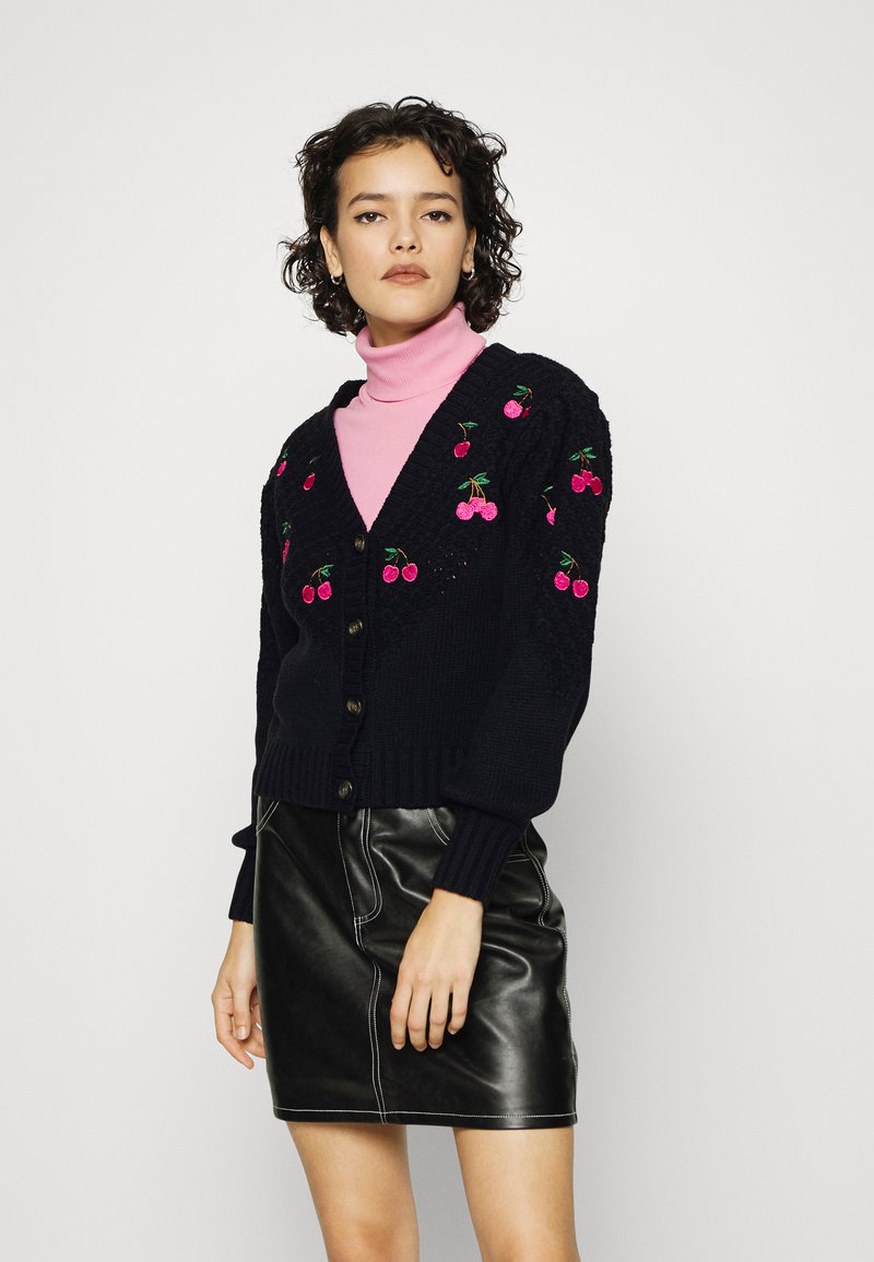 YAS YASCHERRY CARDIGAN VIP - Casaco de malha - black