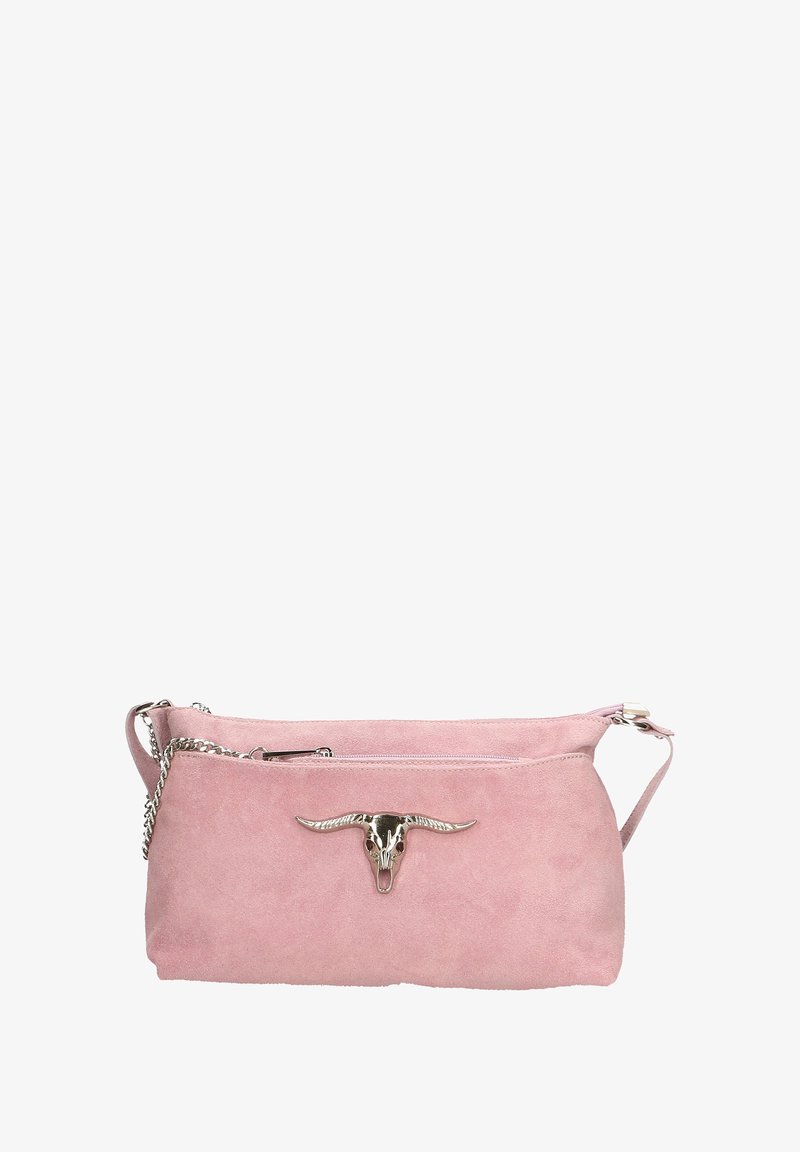 Borsa in suede rosa con un accento di teschio di longhorn argentato, chiusura con zip e tracolla a catena removibile. Texture liscia e forma rettangolare.