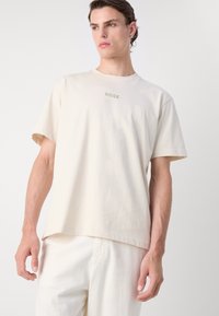 BOSS TEE - Basic T-shirt - open white