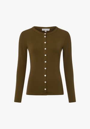 Olijfgroene, geribbelde cardigan met lange mouwen, een ronde hals en een knoopsluiting met witte knopen aan de voorkant.