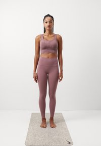 Nike Performance ZENVY HR 7/8 TGHT - Tights - smokey mauve