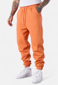 Ausgewählt, dustyorange