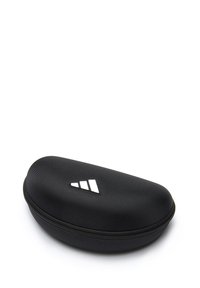 Czarny, twardy etui na okulary z teksturowanym wykończeniem, zaokrąglonym kształtem, frontowym logo i zapięciem na zamek błyskawiczny. Kompaktowy design zapewniający ochronę i łatwość przenoszenia.