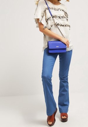 DKNY, Sac bandoulière - royal blue