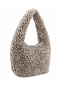 Borsa in pelliccia sintetica di colore grigio chiaro. Forma arrotondata con un manico corto e curvo. Presenta una chiusura con zip sul lato. Esterno morbido e testurizzato.