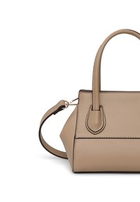 Piccola borsa a tracolla in pelle beige con manici superiori e una tracolla removibile, caratterizzata da cuciture ordinate e hardware in tonalità dorata.