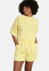 Selected, yellow pastel