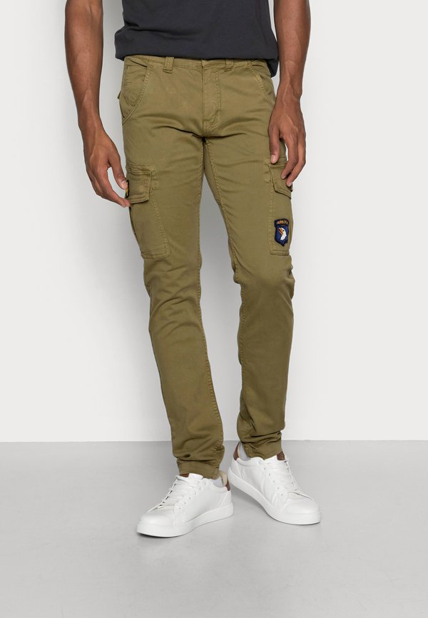 PETROL PATCH - Cargo trousers - oliv