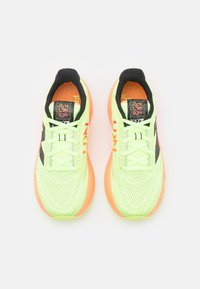 New Balance FRESH FOAM X 1080 V13 - Utcai futócipők - dolce