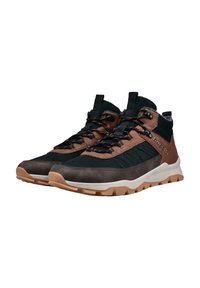 Herren Wanderschuhe mit einem Obermaterial aus Schwarz und Braun, aus Mesh- und Ledermaterialien, runder Zehenform und einem strukturierten Gummisole für Traktion.