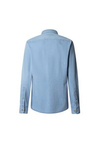 Camisa de botones de manga larga azul claro vista desde la parte de atrás, con puños abotonados y cuello clásico.