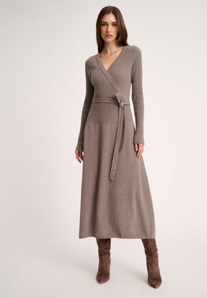 CIOTTOLO - Jumper dress - tortora