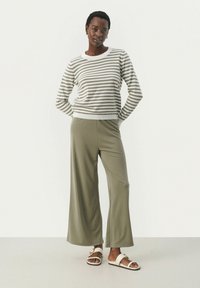 Part Two GERTIE khaki