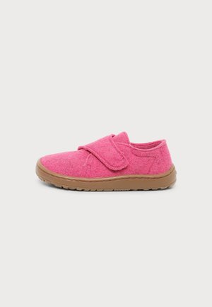 Froddo, BAREFOOT UNISEX - Пантофи - fuxia