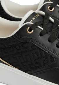Tommy Hilfiger MONOGRAM - Sneakers basse - black