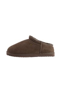 Bruine suède pantoffel met een ronde vorm, zachte textuur en een omgeslagen kraag. Voorzien van een rubberen zool met een subtiel profiel.