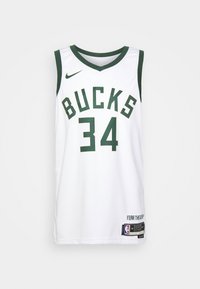 Maillot de basket blanc avec des accents verts, arborant « BUCKS » et le numéro « 34 » en lettres majuscules, logo Nike sur l'épaule et étiquette à l'ourlet.