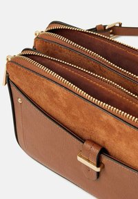 Accessorize SHELBY  - Borsa a tracolla - tan