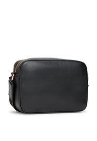 Geantă neagră din piele cu formă rectangulară, textură netedă, detaliu cu fermoar auriu și curea detașabilă pe lateral.