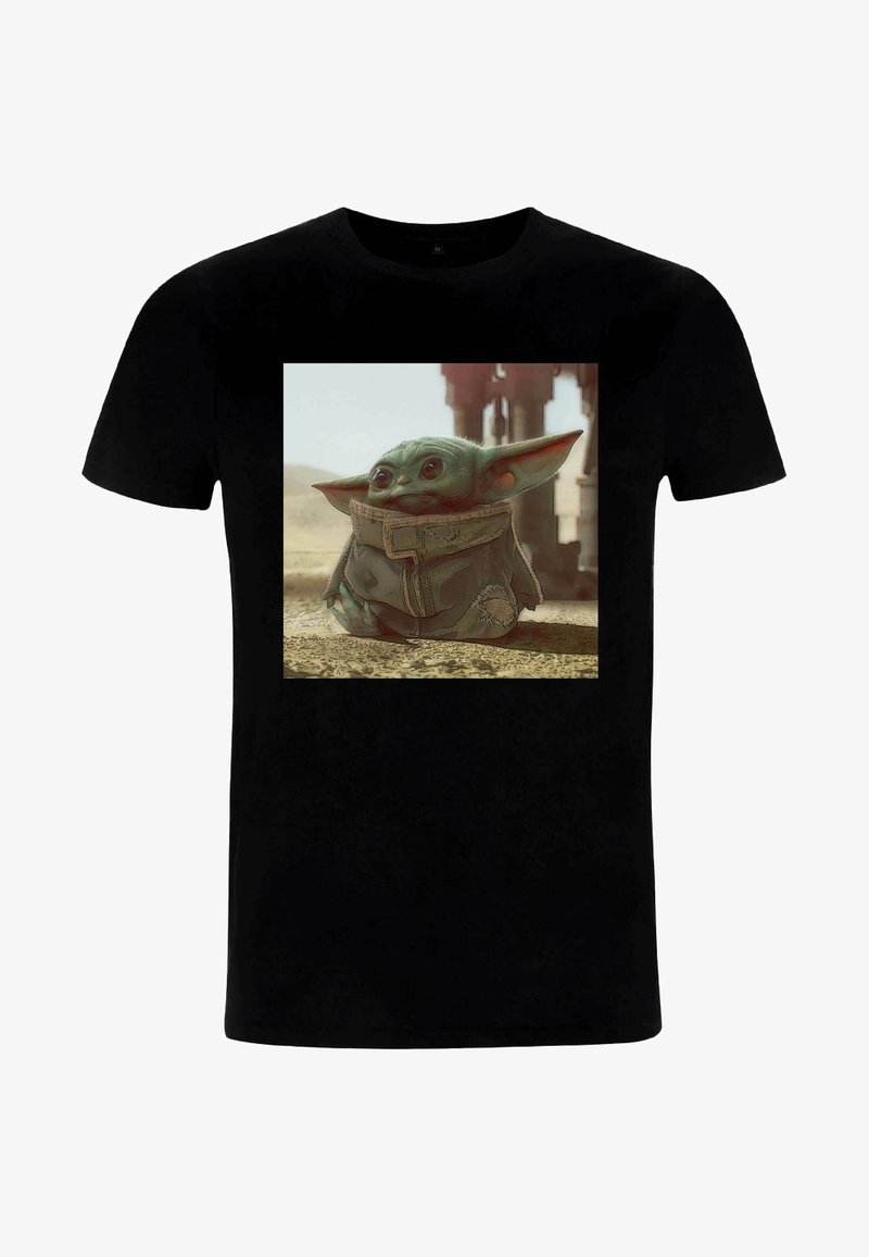 Czarny bawełniany T-shirt z nadrukowanym wizerunkiem małego zielonego bohatera z dużymi uszami i brązowym strojem. Wzór znajduje się na środku przodu.