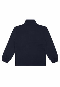 Pulóver azul marino de manga larga con cuello alto. Tejido suave, puños ajustados y un diseño limpio en la parte trasera sin cierres o patrones visibles.